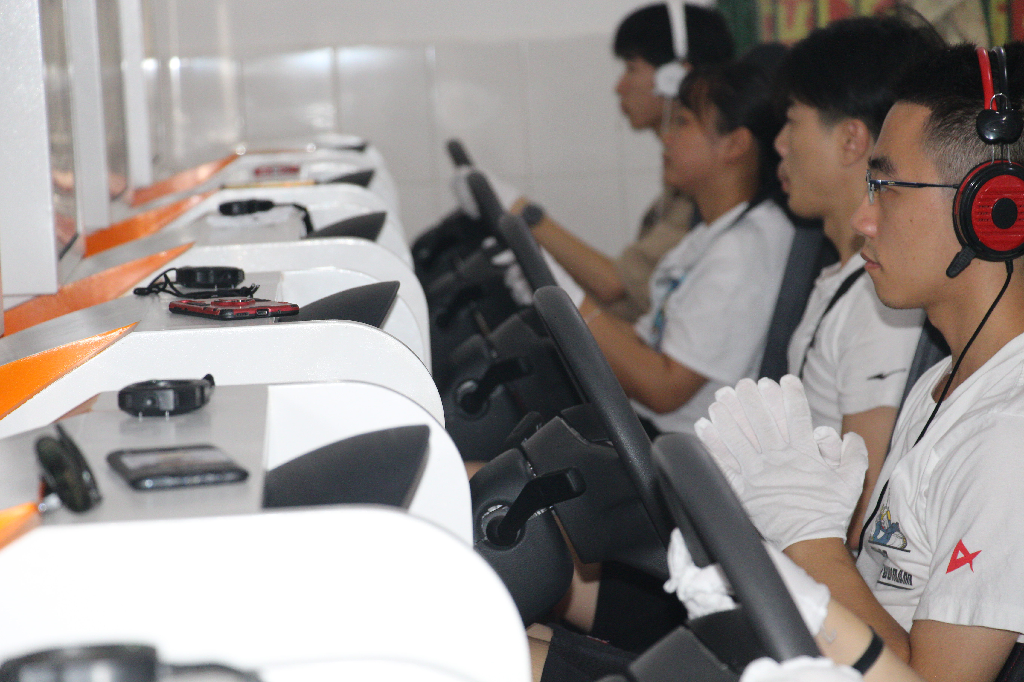 資陽駕校舉行“大學生學員屆模拟器通關競賽”