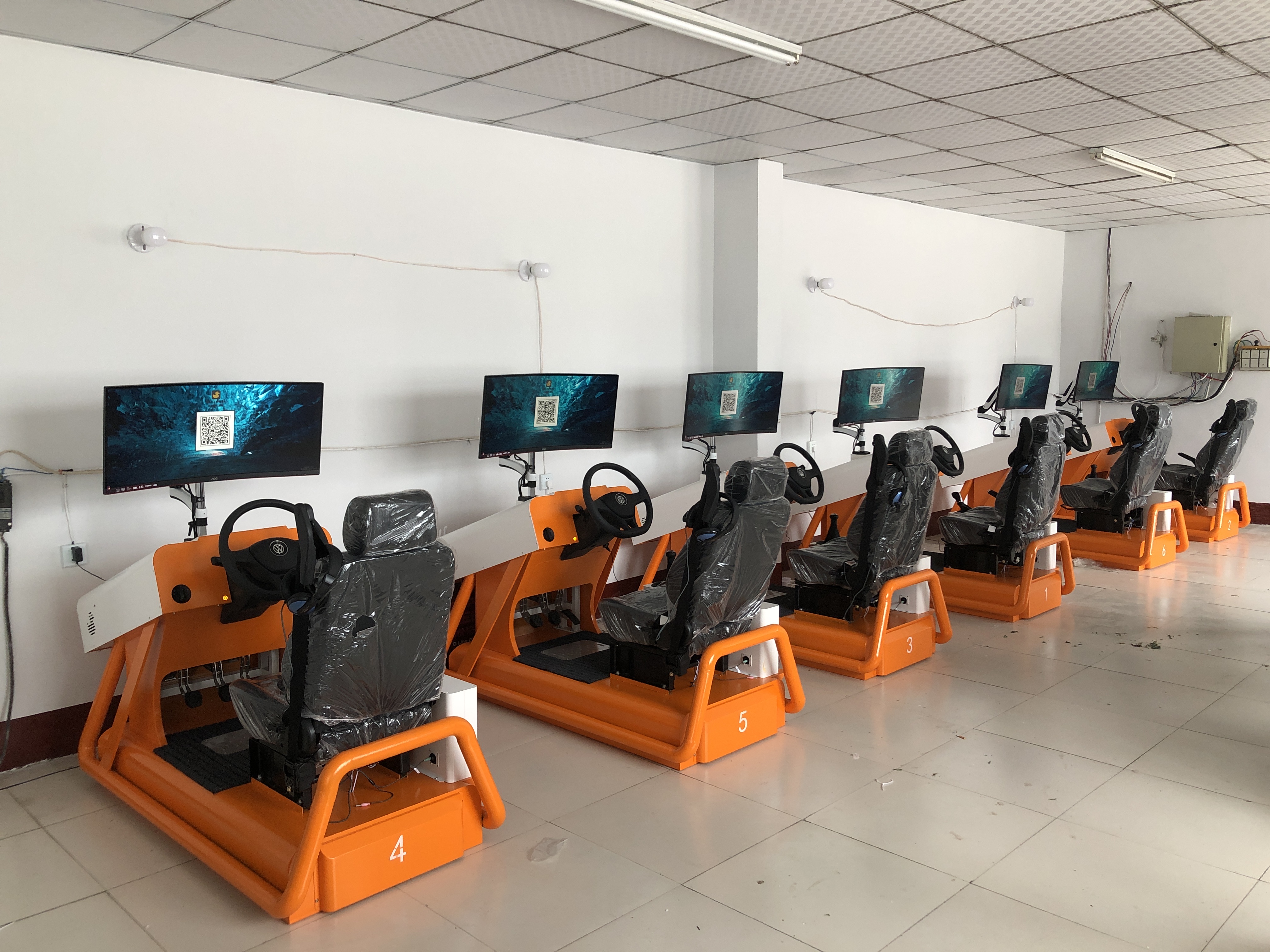 新疆智能模拟器+智能機器人教練,智慧駕校解決方案